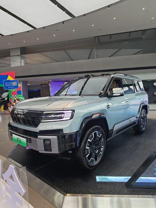 成都1比亚迪方程豹硬派越野的爆款，英菲尼迪35周年与你共成长